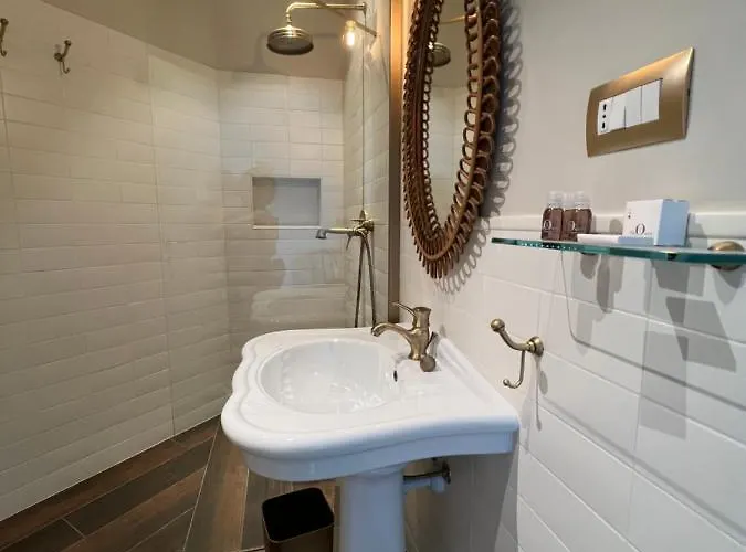 بيت ضيافة Le Finestre Sul تْشيزيناتيكو