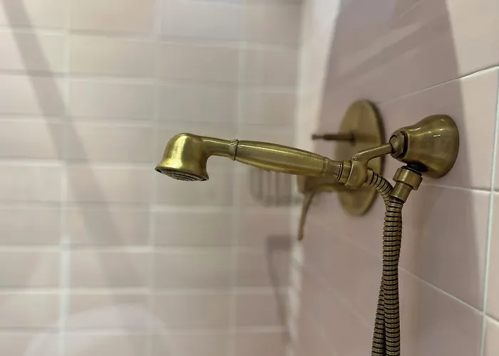 Le Finestre Sul تْشيزيناتيكو